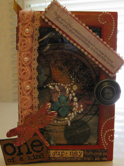 Decorated front of Momento Holder